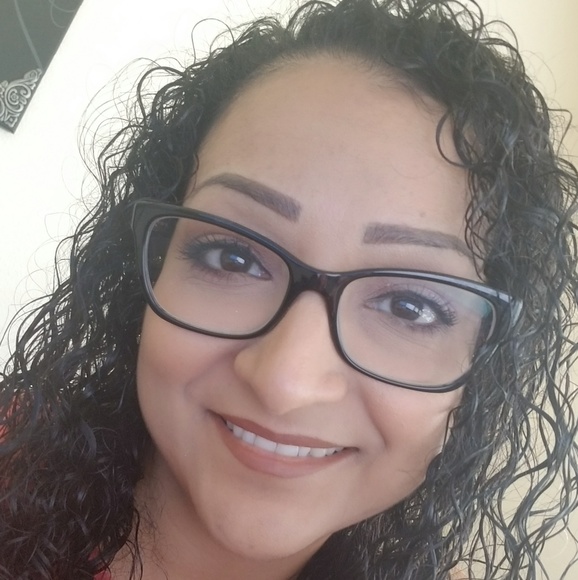 Meet your Posher, Rebecca - Picture 1 of 1